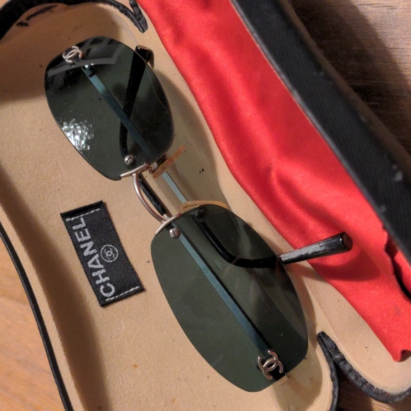 VINTAGE 90s CHANEL narrow rimless metal frame CC sunglasses 4002 c.103/71 - Picture 1 of 12